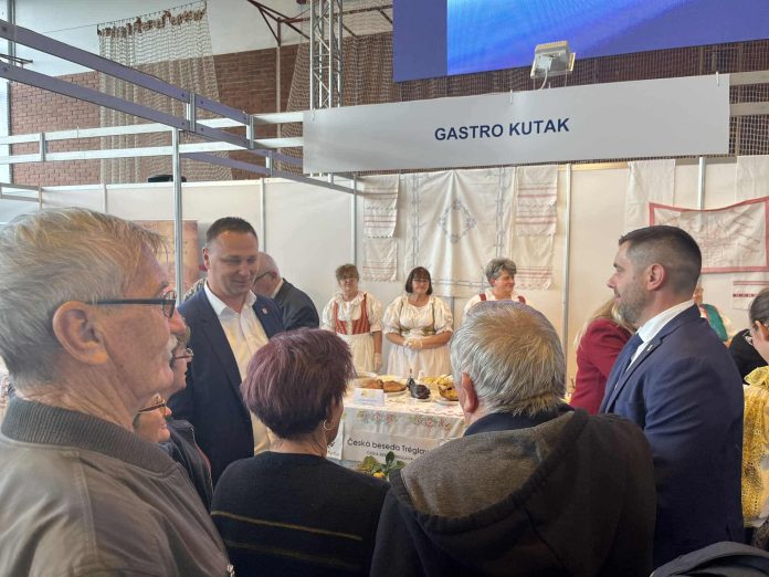 c3a9b3a7-c613-41fd-a424-01db99af7396