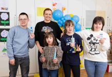 Oral-B i dm doniraju električne zubne četkice Udruzi za sindrom Down