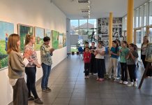 Uz radionicu za djecu otvorena je samostalna izložba “Klinci” bjelovarske akademske umjetnice Ivane Barišić Tomšić u Ivanić-Gradu!