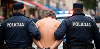 Kaos u bjelovarskom kafiću – lupao po stolu pa izašao gol na ulicu