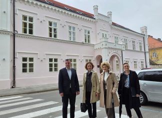 Ministrica Obuljen Koržinek obišla obnovljenu bjelovarsku knjižnicu i muzej te naglasila važnost obnove baštine