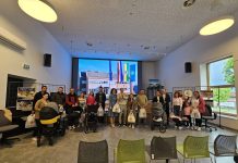 U Garešnici darivano 13 beba: Grad i Crveni križ uručili potpore roditeljima