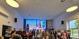 U Garešnici darivano 13 beba: Grad i Crveni križ uručili potpore roditeljima