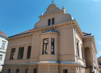 Ukras centra Daruvara: Zgrada Porezne uprave nakon obavljenog posla moderna i funkcionalna u svakom pogledu