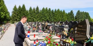 Župan Marko Marušić odao počast prvom županu bjelovarsko- bilogorske županije Tihomiru Trnskom