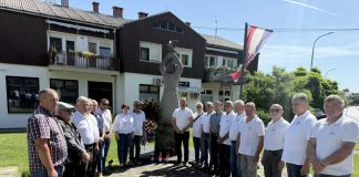 U Dubravi obilježen Dan državnosti polaganjem vijenaca i paljenjem svijeća