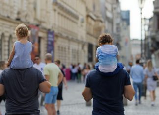 Stručnjaci tvrde da djecu danas pripremamo za svijet koji nestaje: AI mijenja pravila života i rada