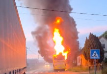 Požar zahvatio autobus u Rajiću, vozač prošao bez ozljeda