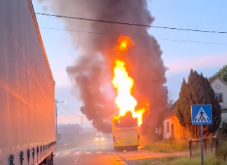 Požar zahvatio autobus u Rajiću, vozač prošao bez ozljeda