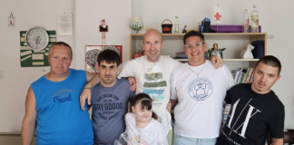 Lijepa gesta čazmanskih maturanata razveselila korisnike Udruge „Naši anđeli“