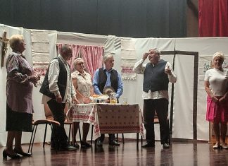 Umirovljenici iz Marije Bistrice ponovno posjetili Čazmu i oduševili kazališnom predstavom