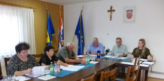 Na sjednici Općinskog vijeća Berek raspravljalo se o proračunu, vrtiću, zemljištima te problemima s turističkom zajednicom, psima lutalicama i napuštenim automobilom