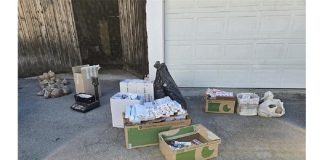 U skrivenim prostorima kuće kod Bjelovara pronađeni duhan, cigarete, droga, oružje i više od 5.000 komada streljiva