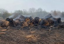 Izgorjele rolo bale slame u Bosiljevu, sumnja se na podmetanje požara