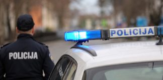Maloljetnik koji je bježao policiji u Bjelovaru kazneno prijavljen, ozlijedio policajca i oštetio dva službena vozila