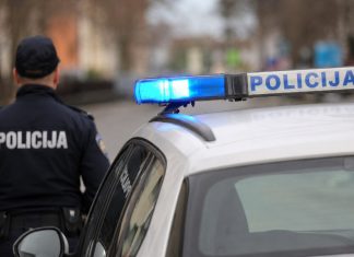 Maloljetnik koji je bježao policiji u Bjelovaru kazneno prijavljen, ozlijedio policajca i oštetio dva službena vozila