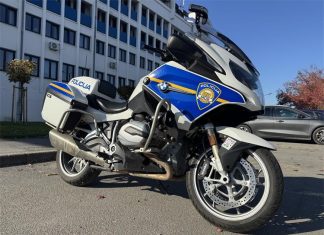 Vozio pijan, bez vozačke i kacige: Motociklom udario u zid benzinske postaje u Ivanskoj