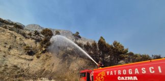 FOTO/VIDEO Čazmanski vatrogasci javili nam se iz Dalmacije: Pogledajte prizore s požarišta kod Omiša