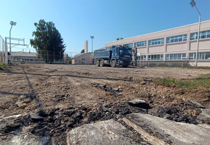 225 - GP - 1550 F - Nakon punih 45 godina igralište dobiva novo ruho