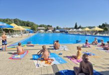 Završena ovogodišnja Škola plivanja na bazenu “Gradina” u Šandrovcu, sudjelovalo 102 djece