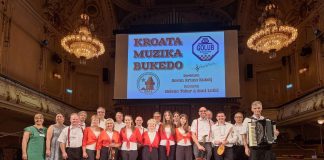 HRVATSKI GLAZBENI BUKET ODRŽAN U GRAZU