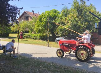 Traktorska alka okupila ljubitelje starih traktora u Novoj Rači