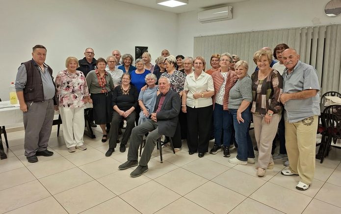 Čazmanski umirovljenici obilježili Dan starijih druženjem i posjetom Danici i Ivi koji slave 60 godina braka